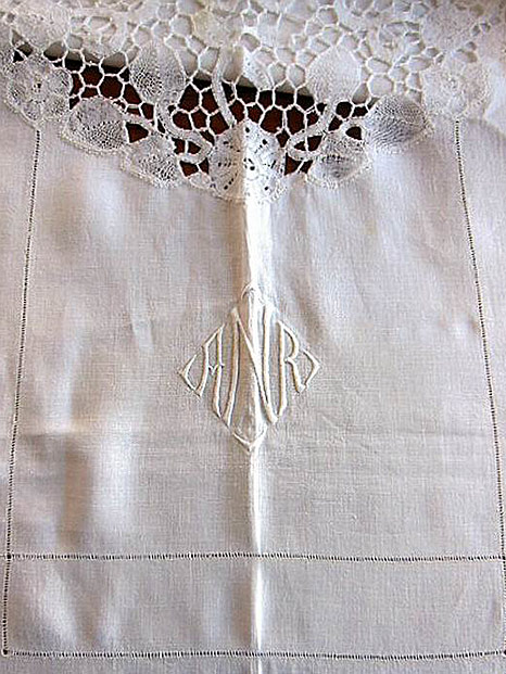 1930s-linen-tablecloth-napkins-2