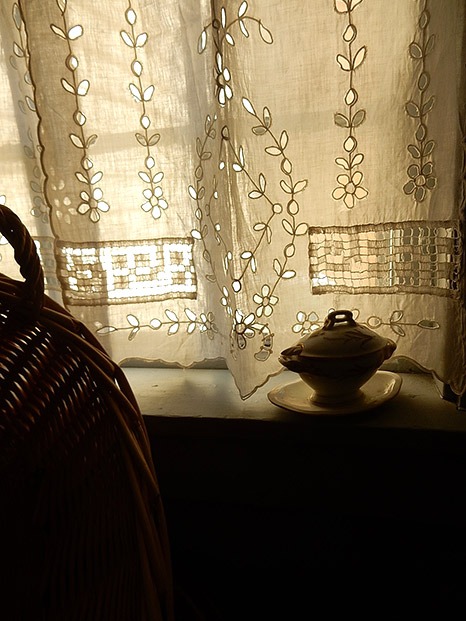 Broderie Anglaise