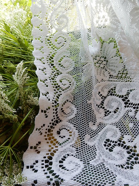 Lace & Linen Curtains