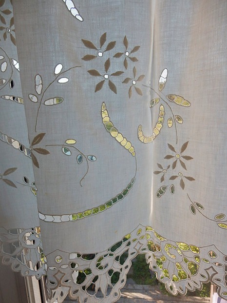 linen-cutwork-valance-4