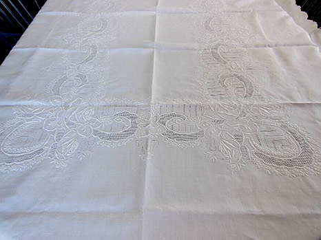 linen-tablecloth-whitework-4