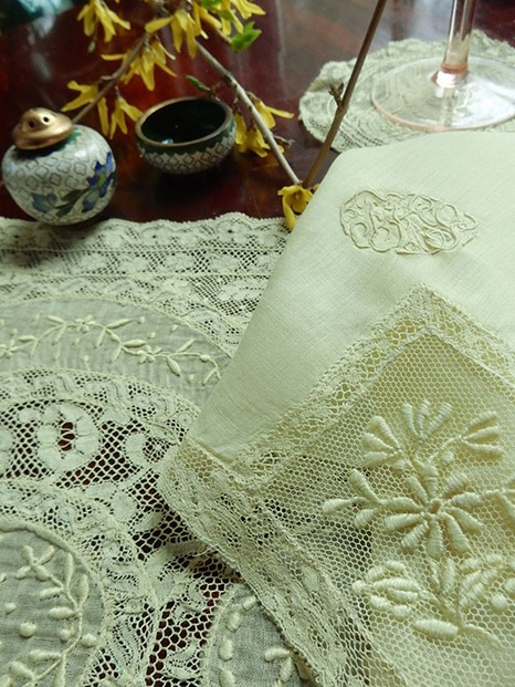 normandy-lace-tabletop-2