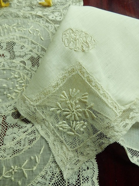 normandy-lace-tabletop-5