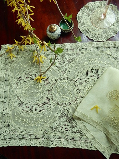 normandy-lace-tabletop-8