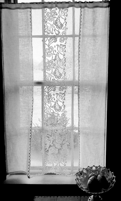 Lace & Linen Curtains