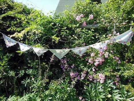 vintage-handkerchief-garland-2