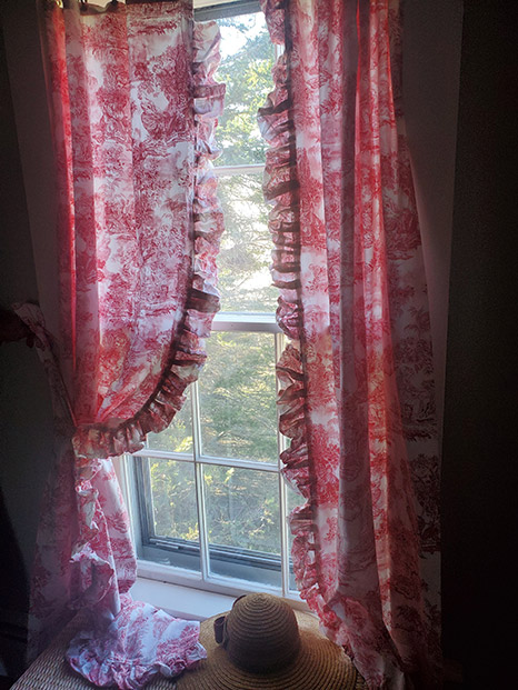 Ruffled French Toile